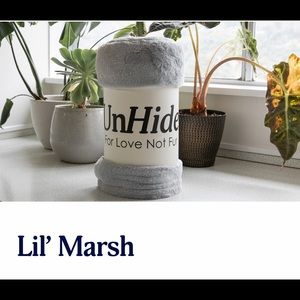 UnHide faux fur blanket